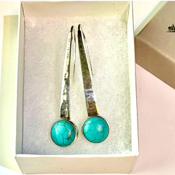 Silpada Vintage Hammered
Sterling Silver & Turquoise Earrings - Picture 7 of 7